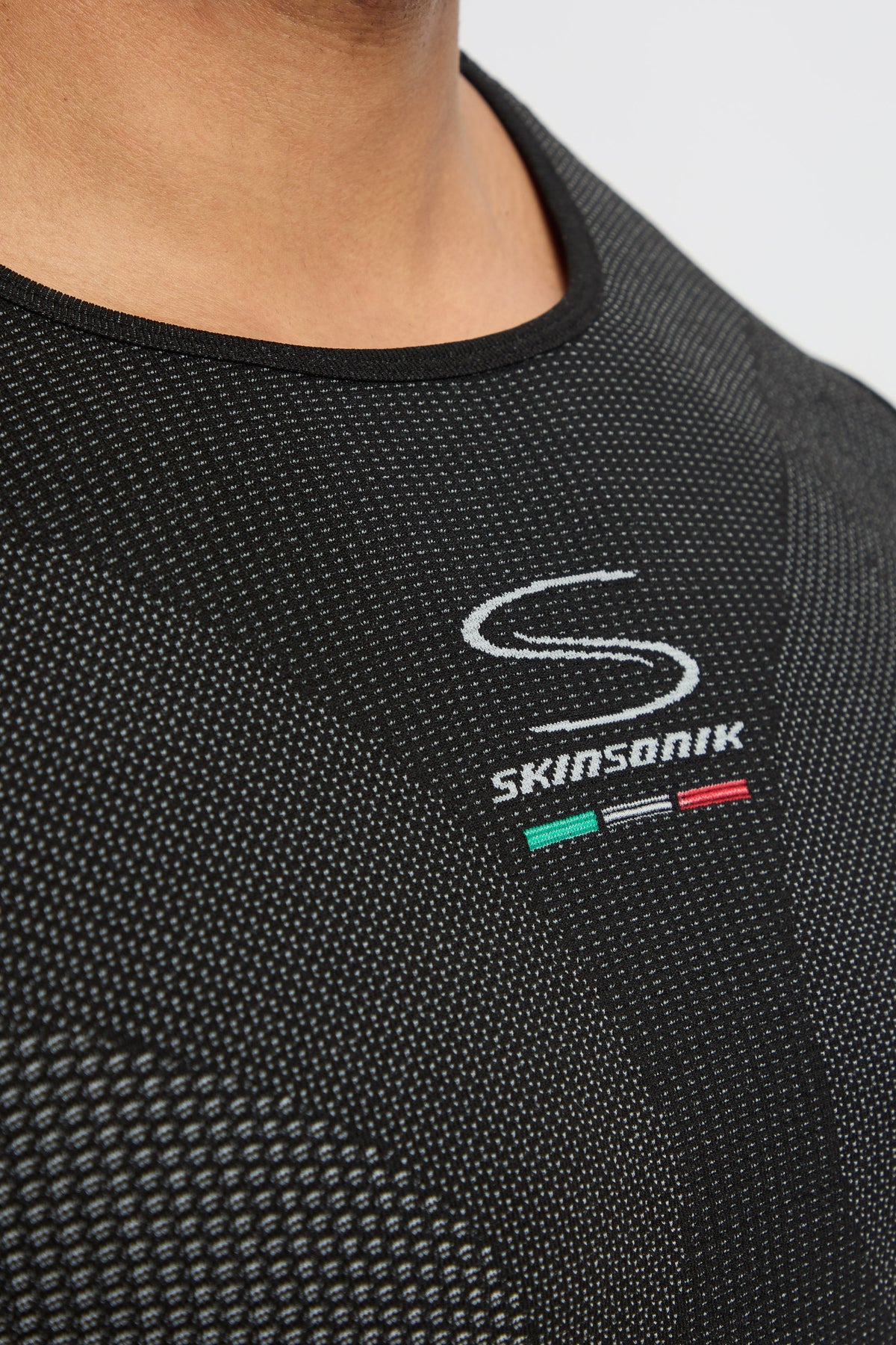SLEEVELESS TOP – CARBON